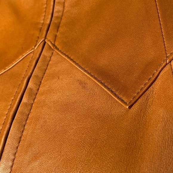 Women's Tan Leather Vest - Picture 5 of 16